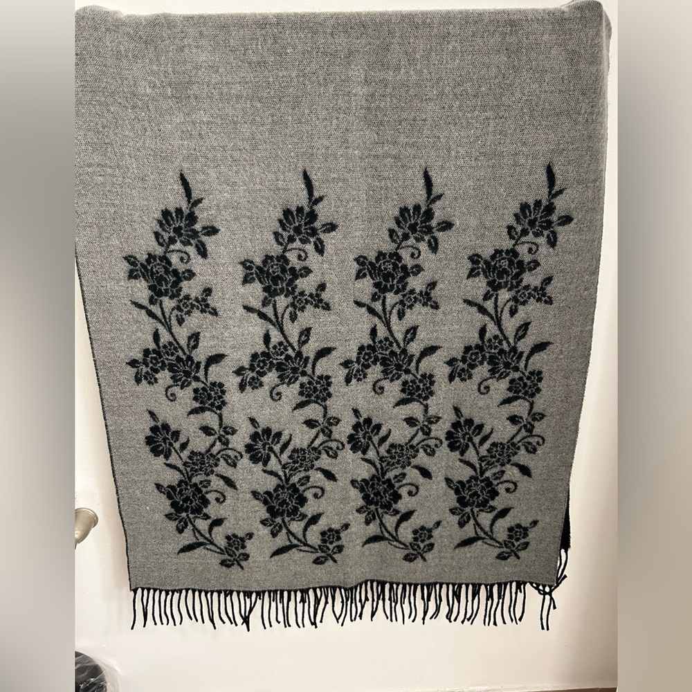 Reversible Italian Wool Floral Scarf Wrap – Jesi Lydia Milano Italy